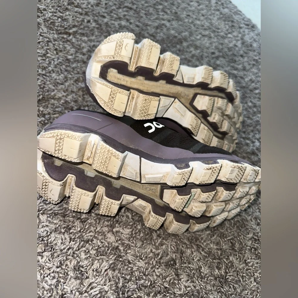 Women’s OnCloud Cloudventure Running Shoe Size W6 - Picture 12 of 15